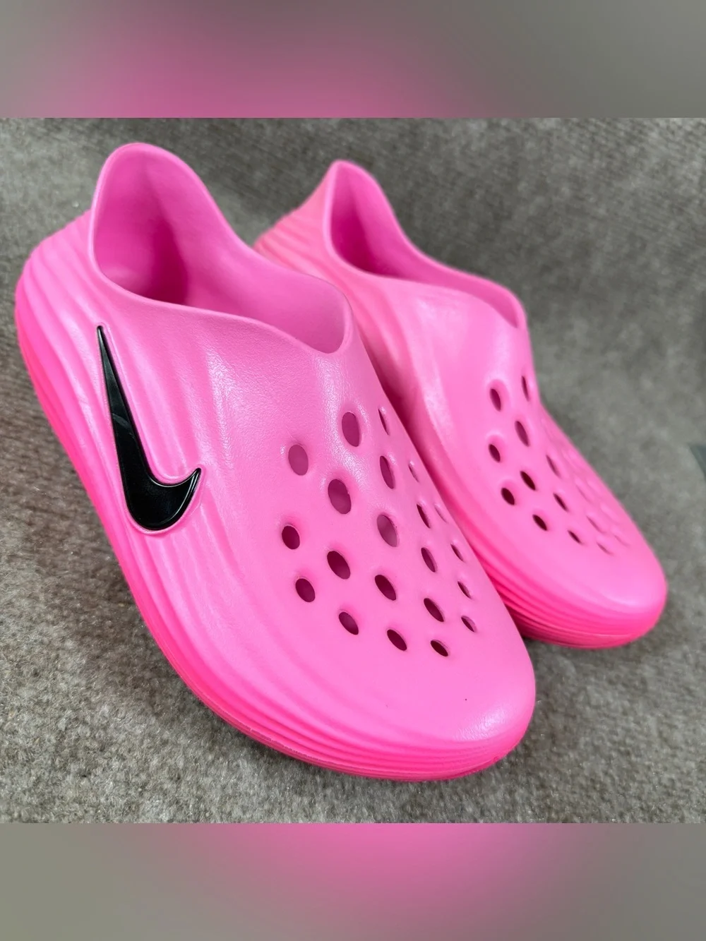 Youth Nike ReactX Rejuven8 Kids Size 5Y Hot Pink Spell Recovery Slip On Clogs